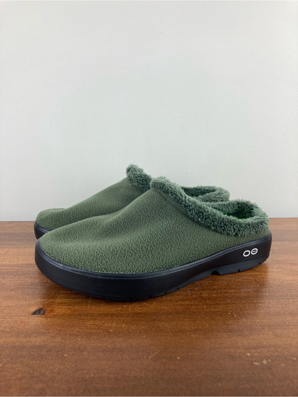 Oofos OOcozy Recovery Mules Green Fleece Faux Fur Clogs 03012025-29 Men’s 12.